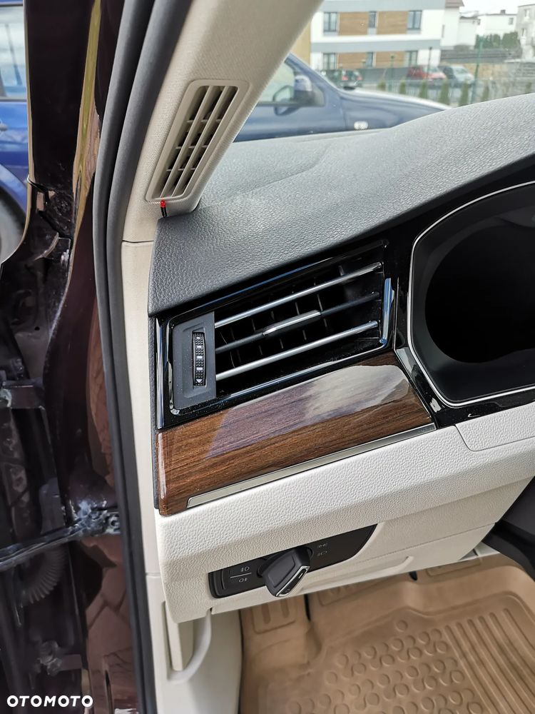 Volkswagen Passat - 16