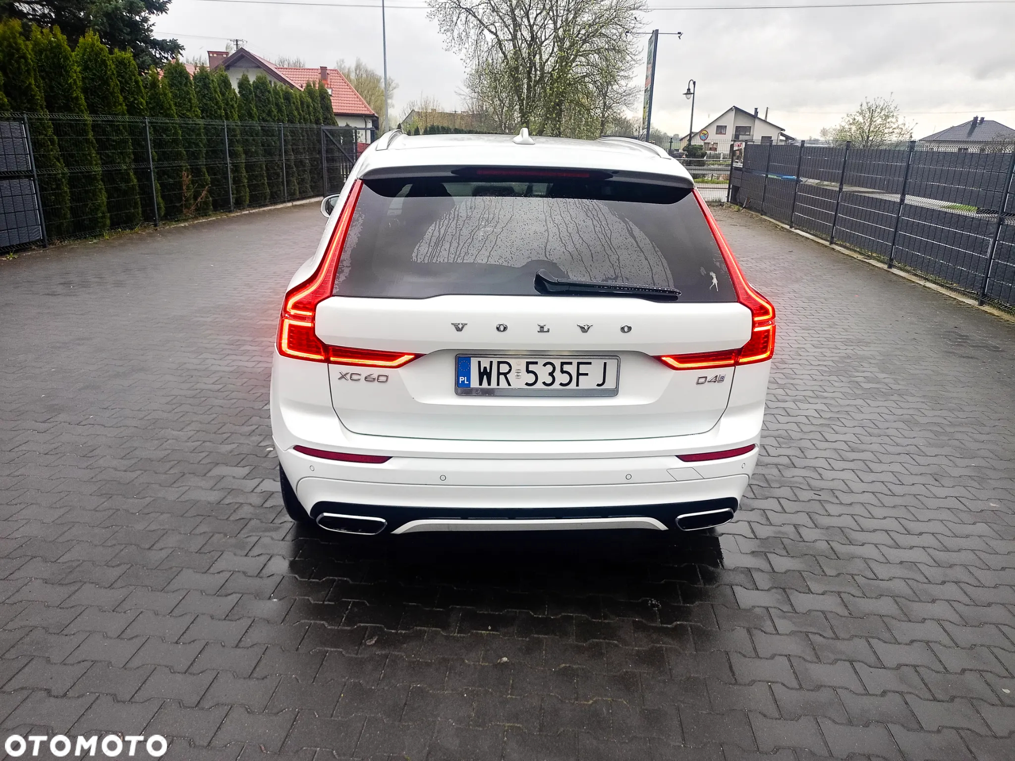 Volvo XC 60 D4 R-Design - 4