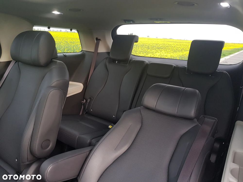 Kia Carnival - 15
