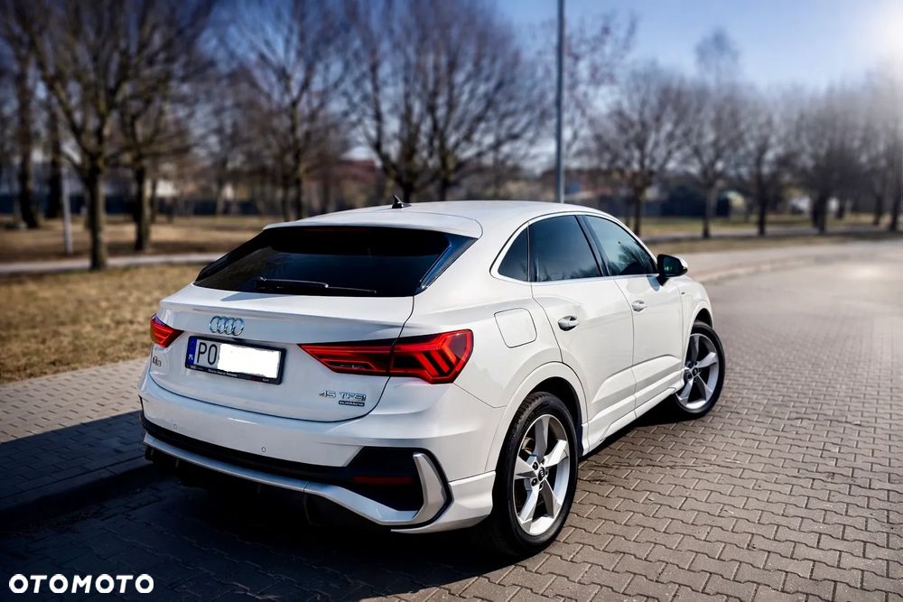 Audi Q3 Sportback - 13