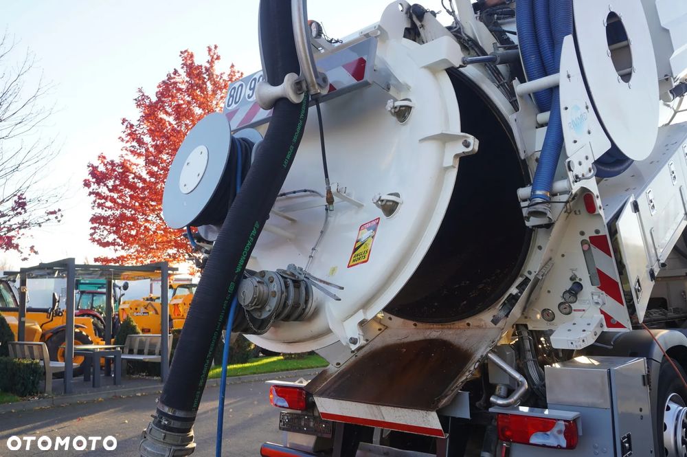 MAN TGM 26.340 E6 / Beczka asenizacyjna Rivard 11,8 m3 / 110 tys. km / oś skrętna - 15