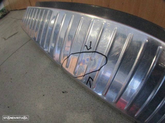 Grelha Friso A2046906541 MERCEDES C S204 W204 FASE 2  2012 200CDI 136CV 5P PRETO TR Danificado Pequenas Amassadelas GRE INTERIOR DA MALA - 2