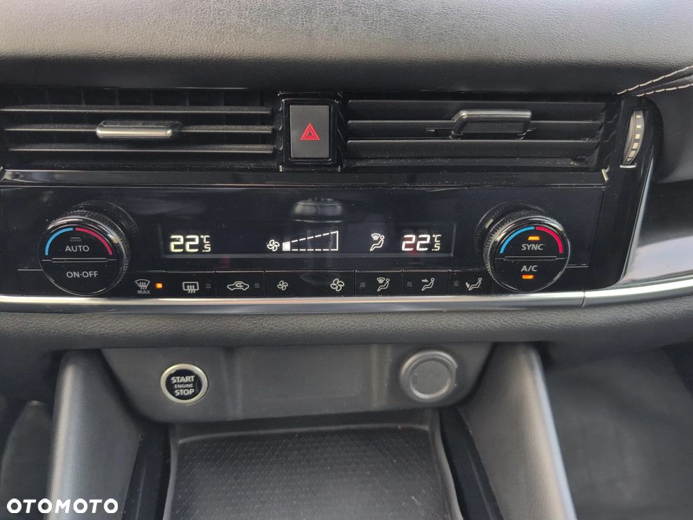 Nissan Qashqai 1.3 DIG-T N-Connecta - 25