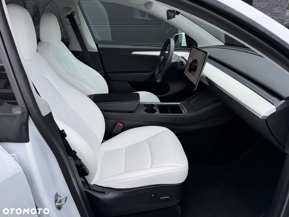 Tesla Model Y Standard - 19