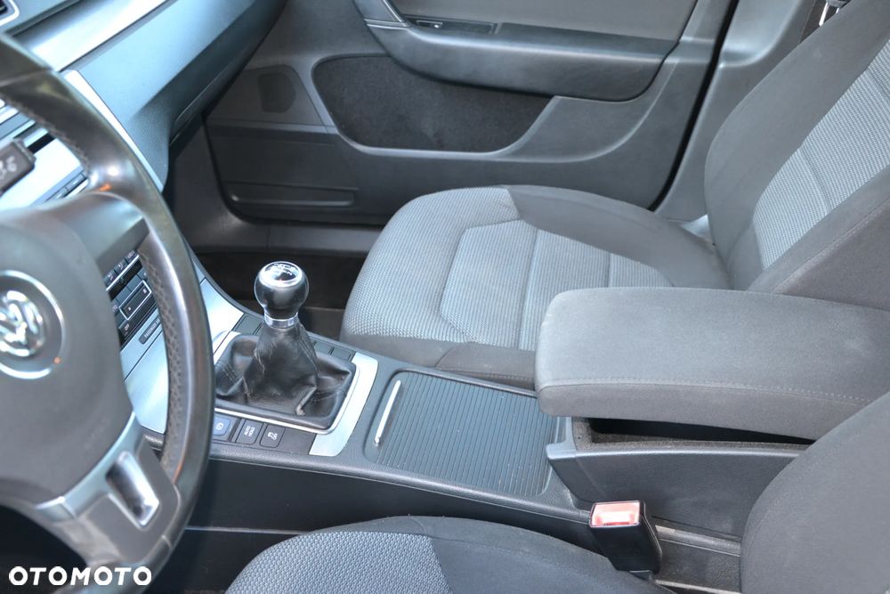 Volkswagen Passat 2.0 TDI Comfortline Optimum - 12
