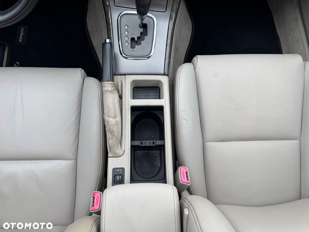 Subaru Outback 3.0 H6 - 18