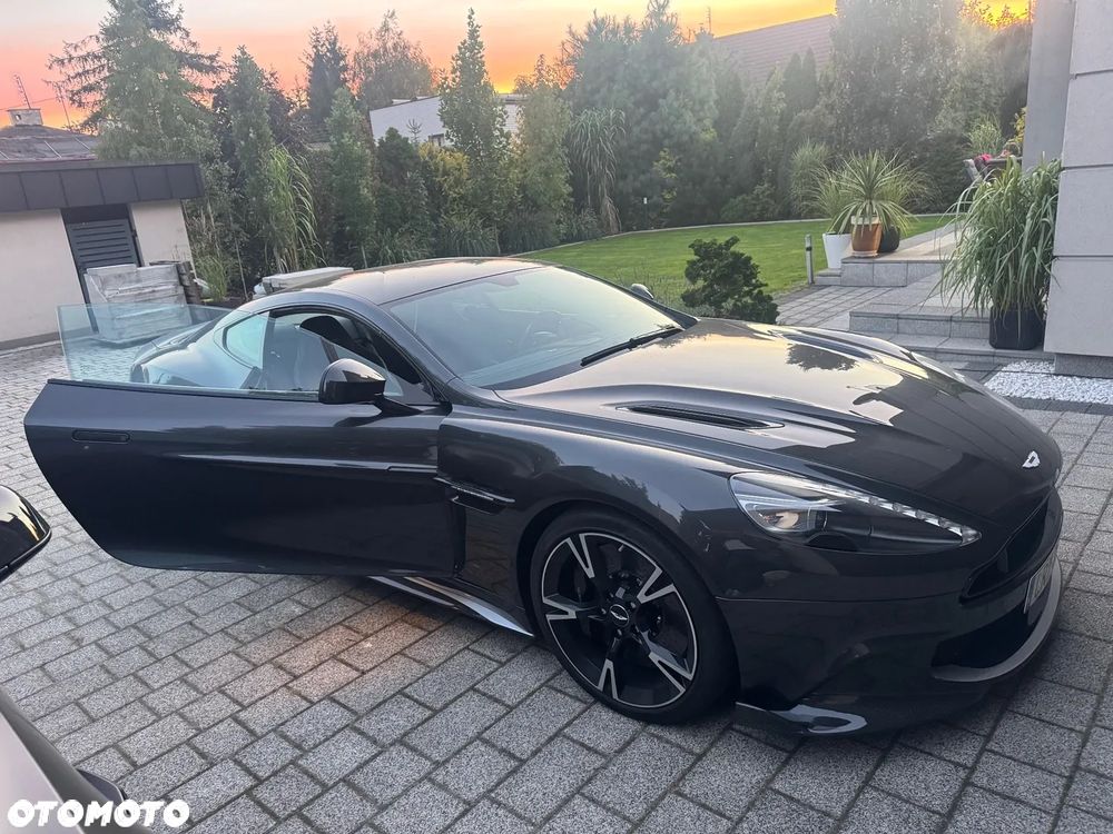 Aston Martin Vanquish - 37