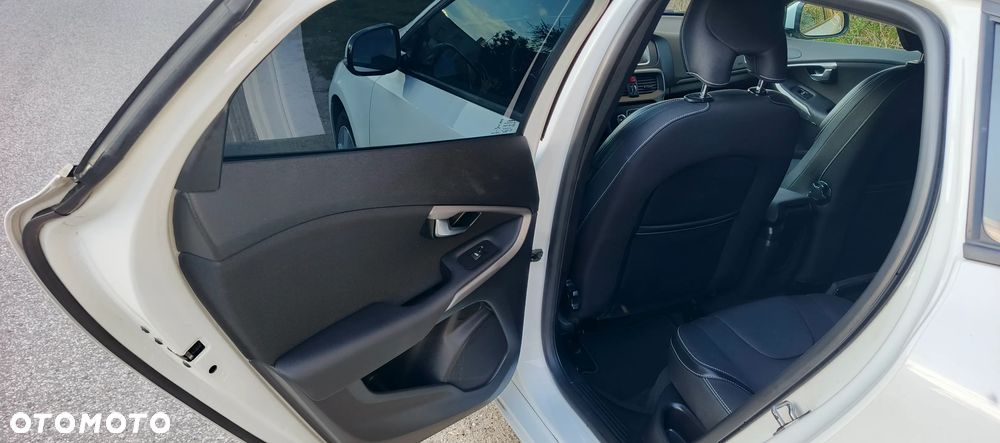 Volvo V40 T3 Drive-E Kinetic - 39