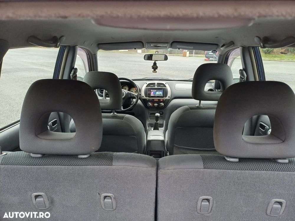 Toyota RAV4 D-4D 4x4 Edition - 8