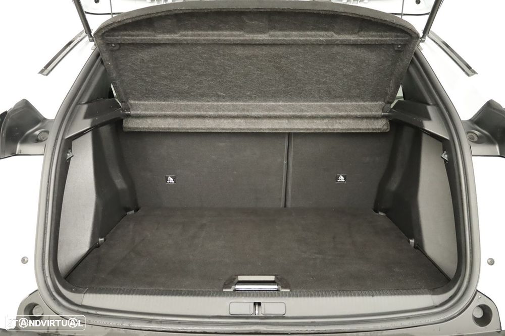 Peugeot 2008 1.2 PureTech Allure - 24