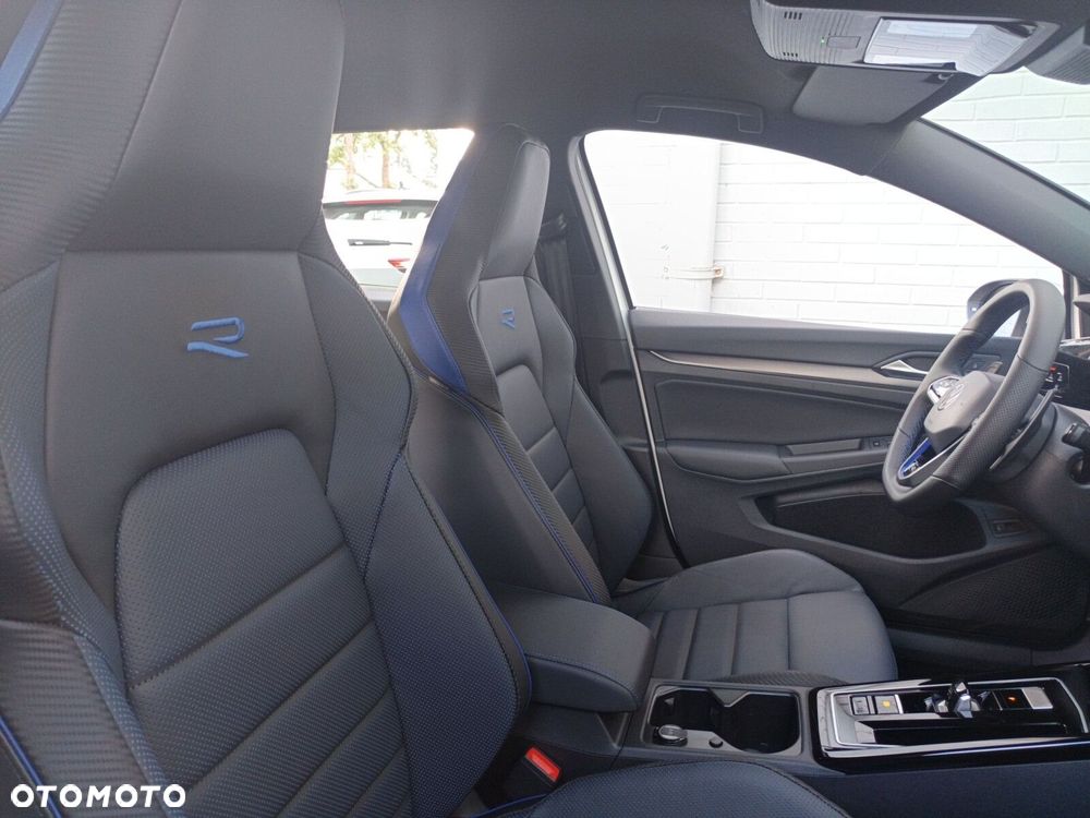 Volkswagen Golf Variant - 11