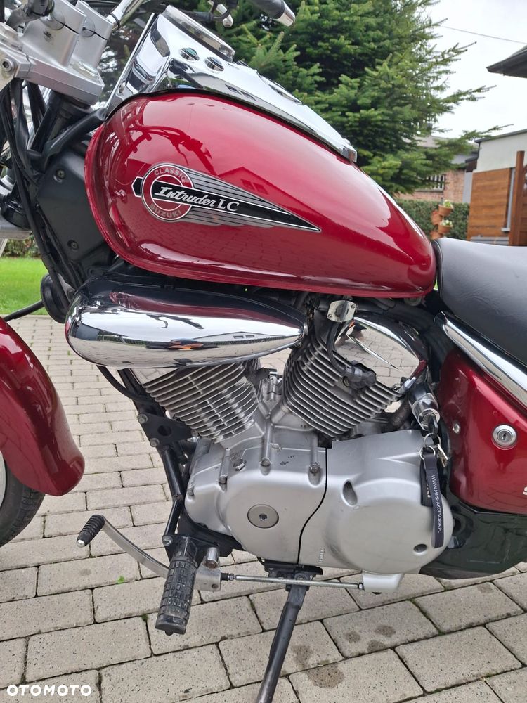Suzuki Intruder - 6