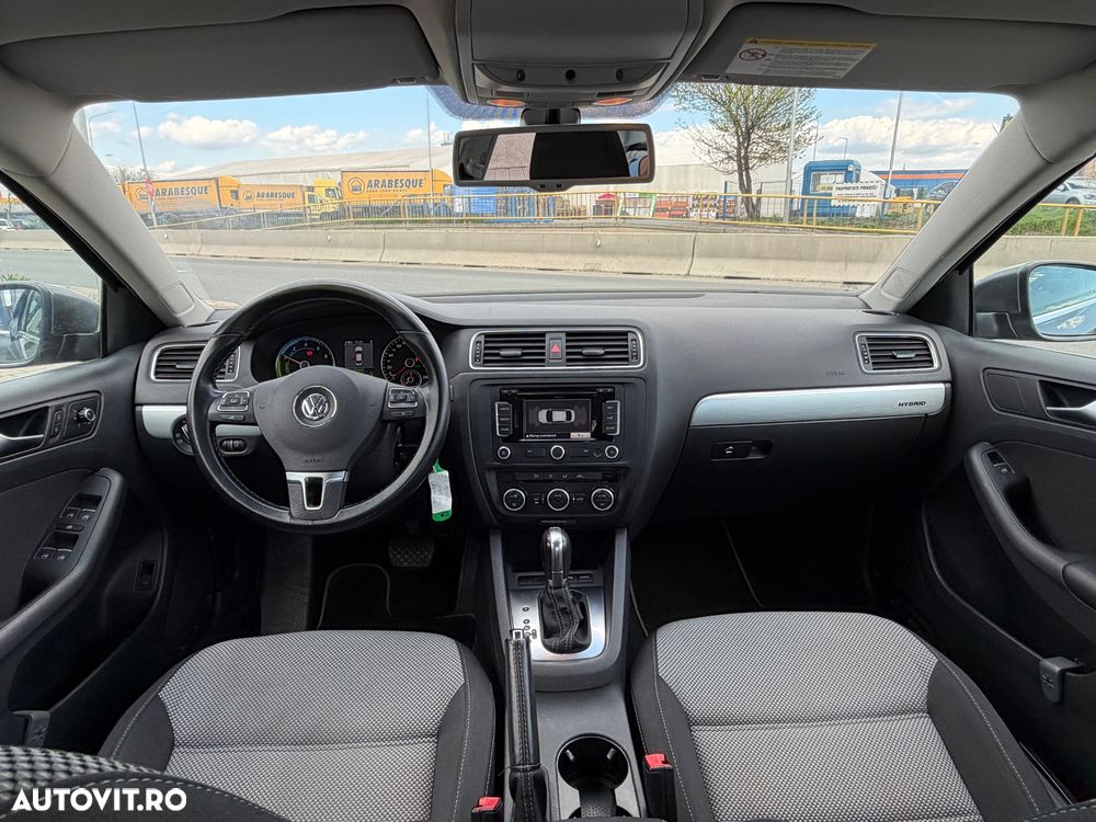 Volkswagen Jetta - 7