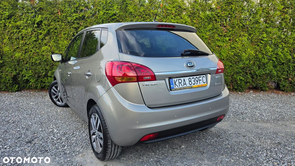 Kia Venga 1.4 CVVT Fifa World Cup Edition - 32