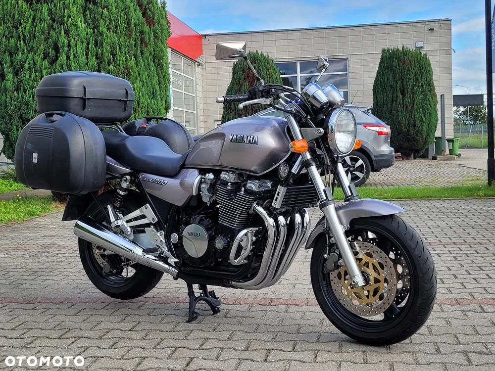 Yamaha XJR - 12