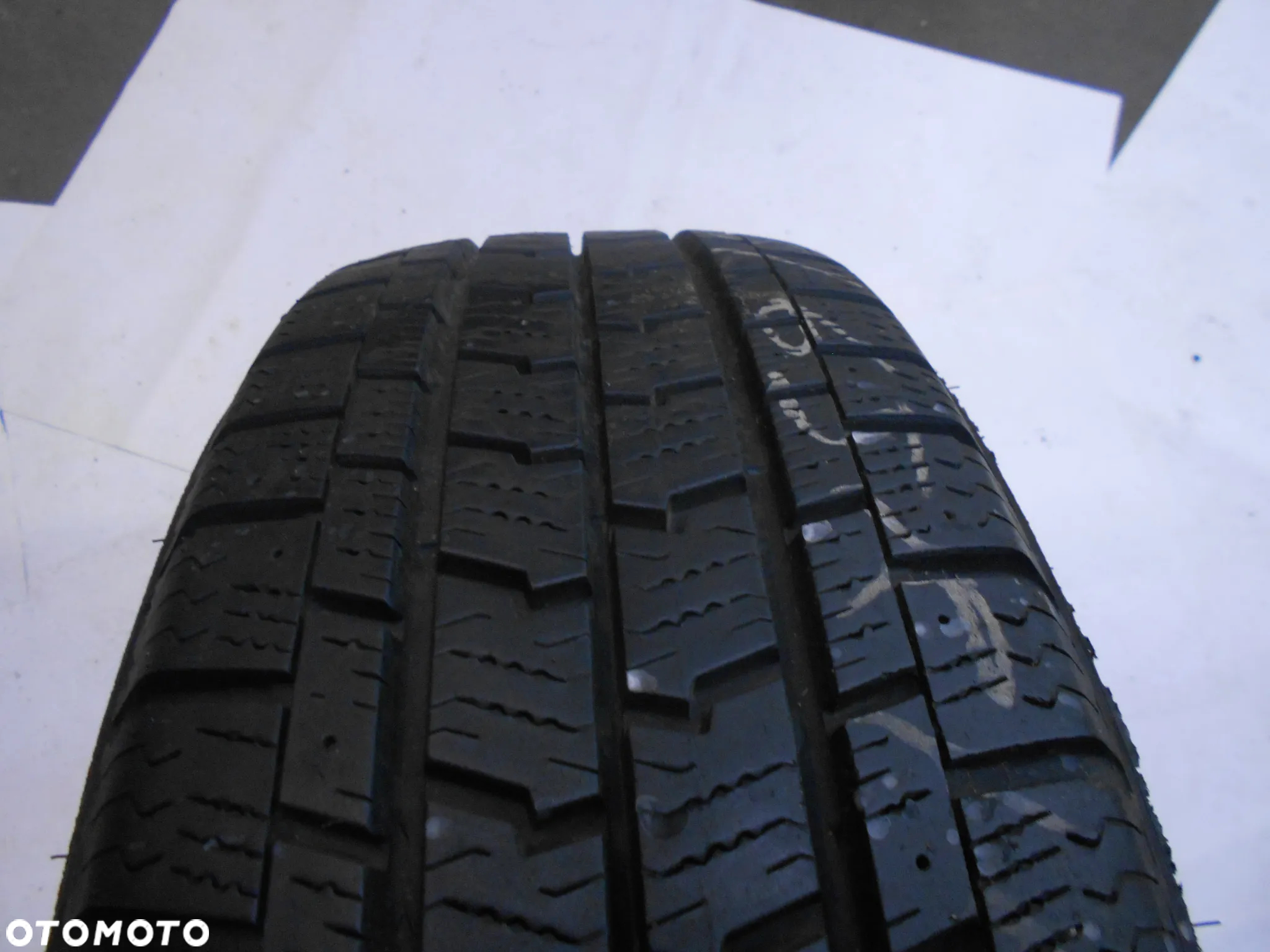 OPONA POJEDYNKA 215/65R16C GOODYEAR CARGO ULTRAGRIP DOT 2317 10MM - 2