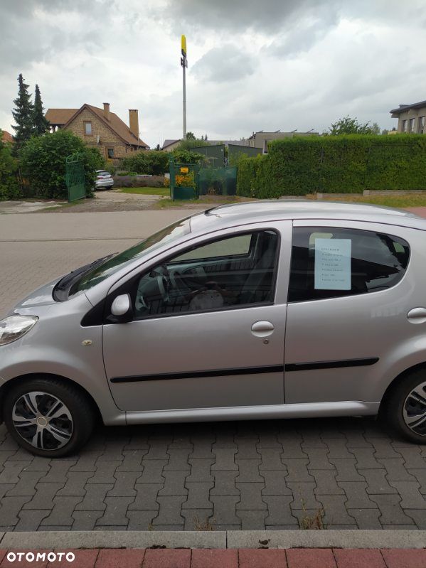 Peugeot 107 1.0 Trendy - 1