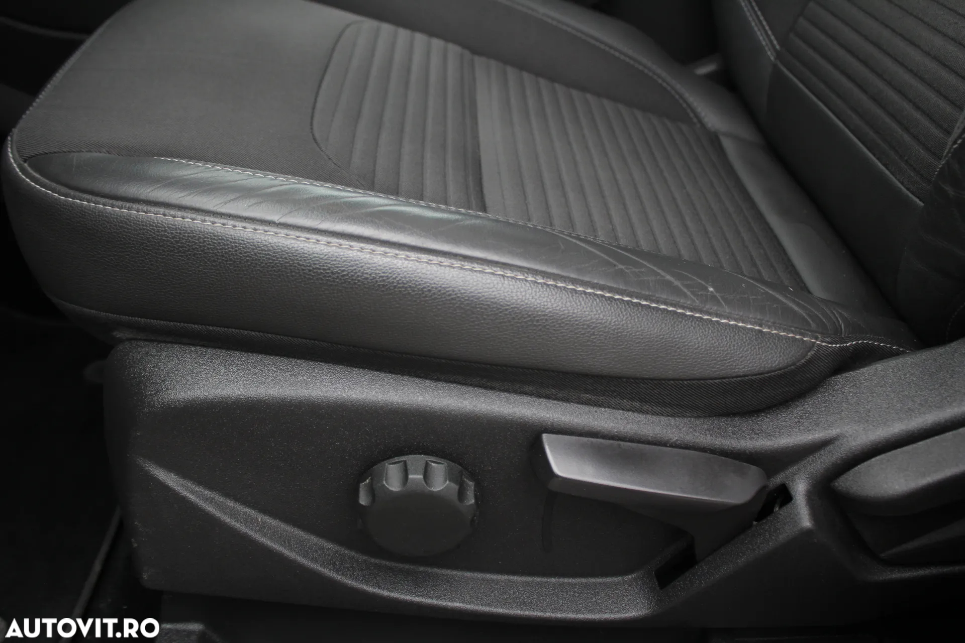 Ford Kuga 2.0 TDCi 2WD Titanium - 16