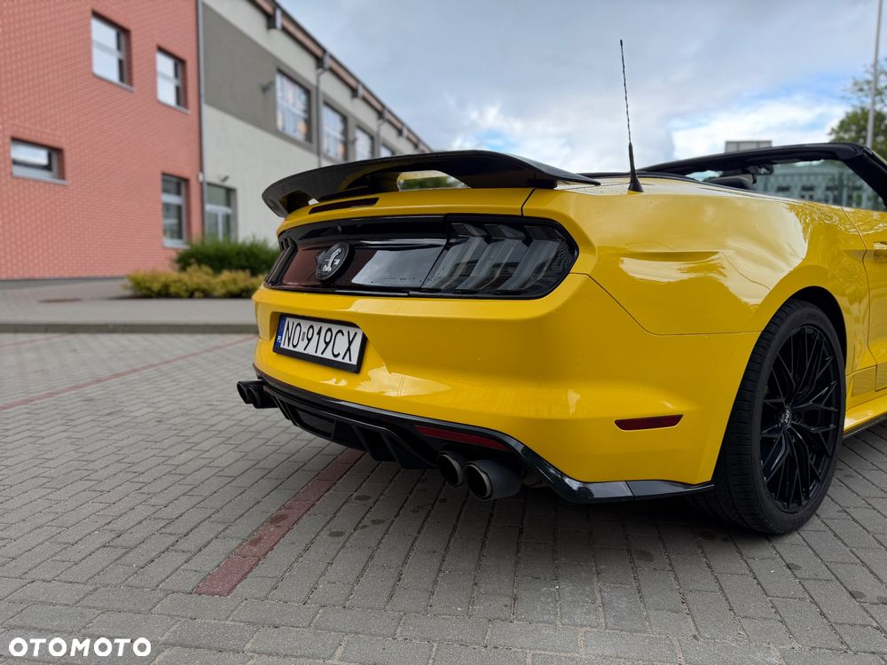Ford Mustang - 22