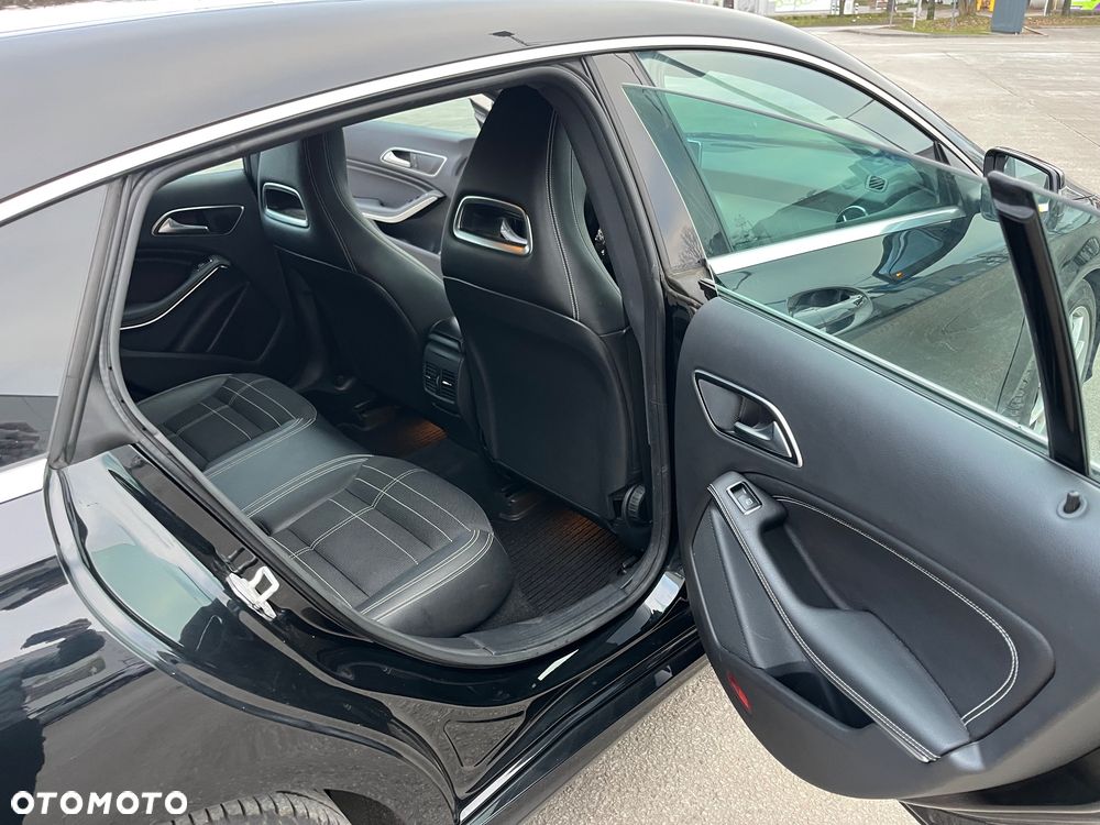 Mercedes-Benz CLA 180 Peak Edition - 18
