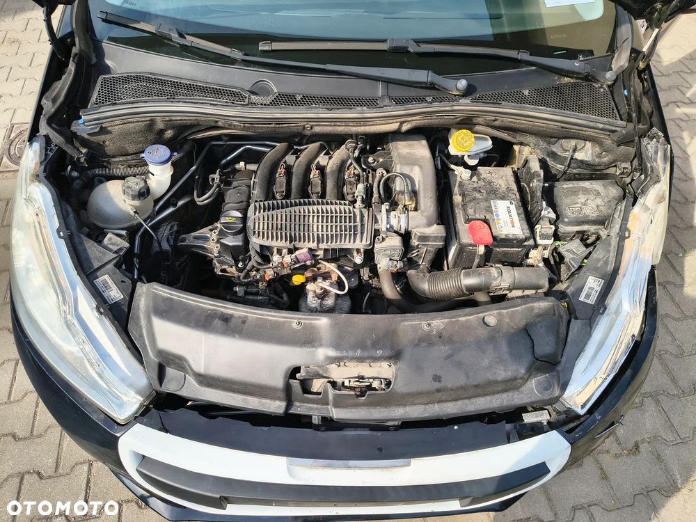 Peugeot 208 - 15