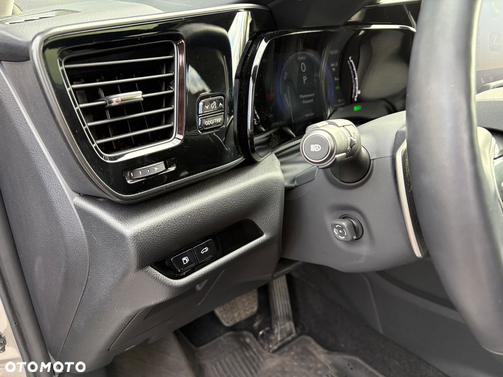 Lexus NX 350h Prestige AWD - 18