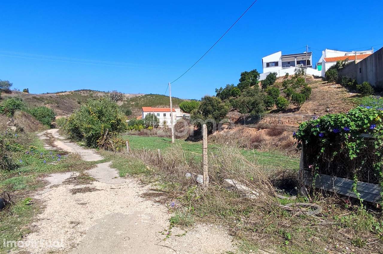 Moradia Familiar para Remodelação com Terreno - Grande imagem: 4/32