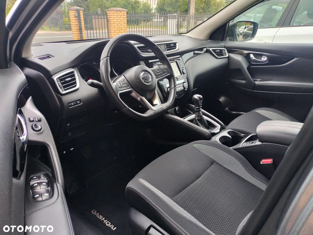 Nissan Qashqai 1.3 DIG-T N-Connecta EU6d - 13