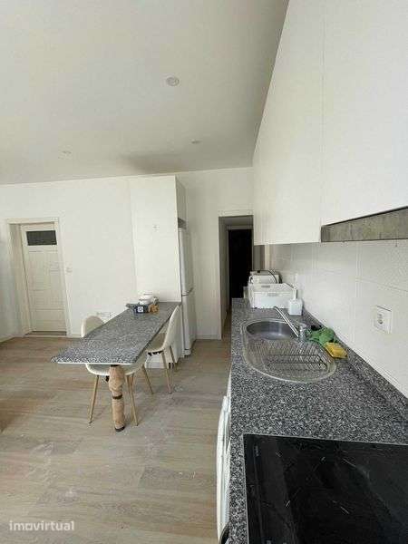 Apartamento T1 Remodelado no Porto - Grande imagem: 3/7