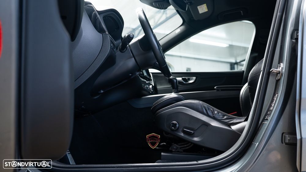 Volvo XC 60 D4 AWD RDesign - 21