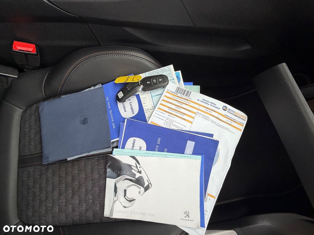 Peugeot 5008 1.5 BlueHDi Road Trip S&S - 22