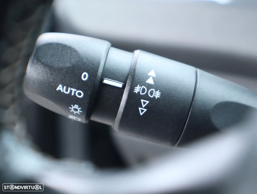 Peugeot 208 e-HDi FAP 115 Stop&Start Intuitive - 31