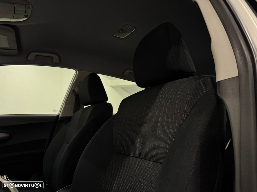 Toyota Auris 1.4 D-4D Sol - 24