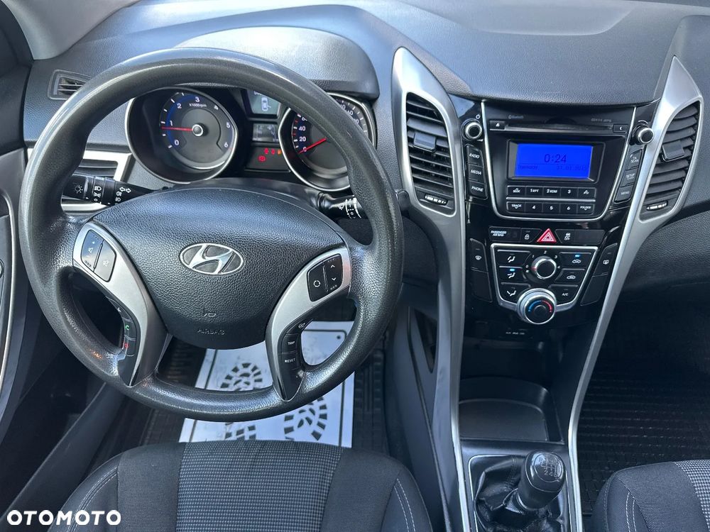 Hyundai i30 1.6 CRDi Classic + - 16