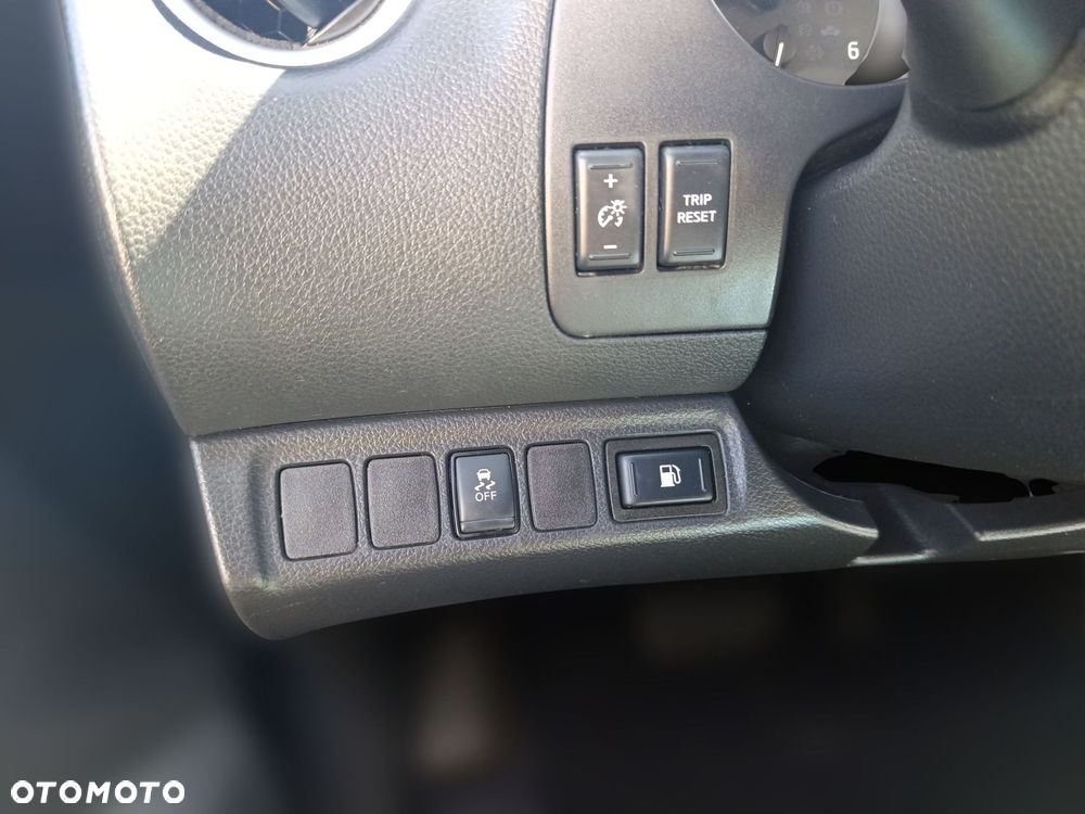 Nissan Navara - 32