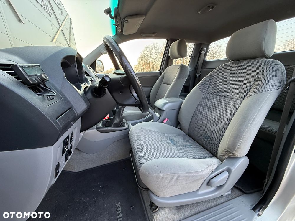 Toyota Hilux - 10