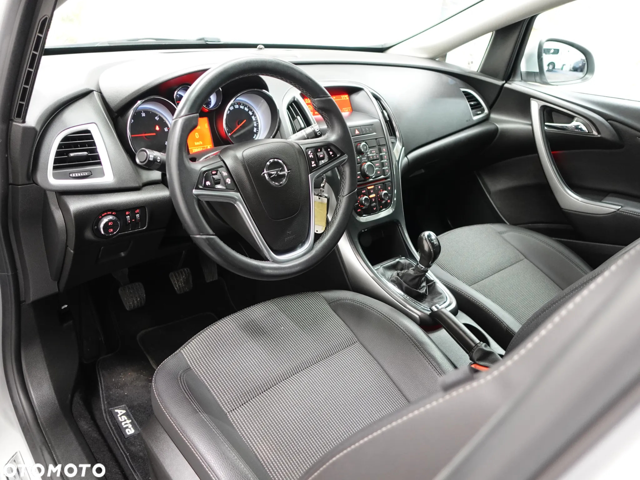 Opel Astra IV 1.6 CDTI Cosmo - 22