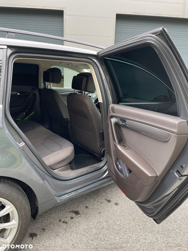Volkswagen Passat 2.0 TDI Comfortline DSG - 11
