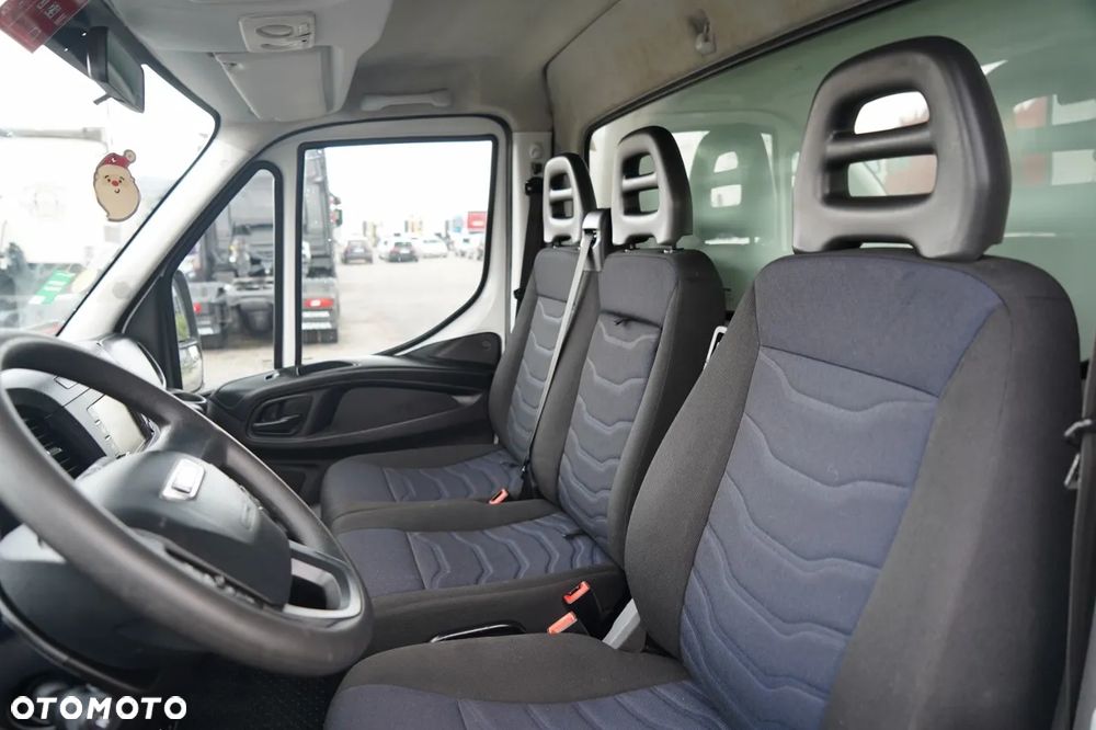 Iveco DAILY 35-140 / KONTENER / MANUAL / BLIŹNIAK / 2019 - 24