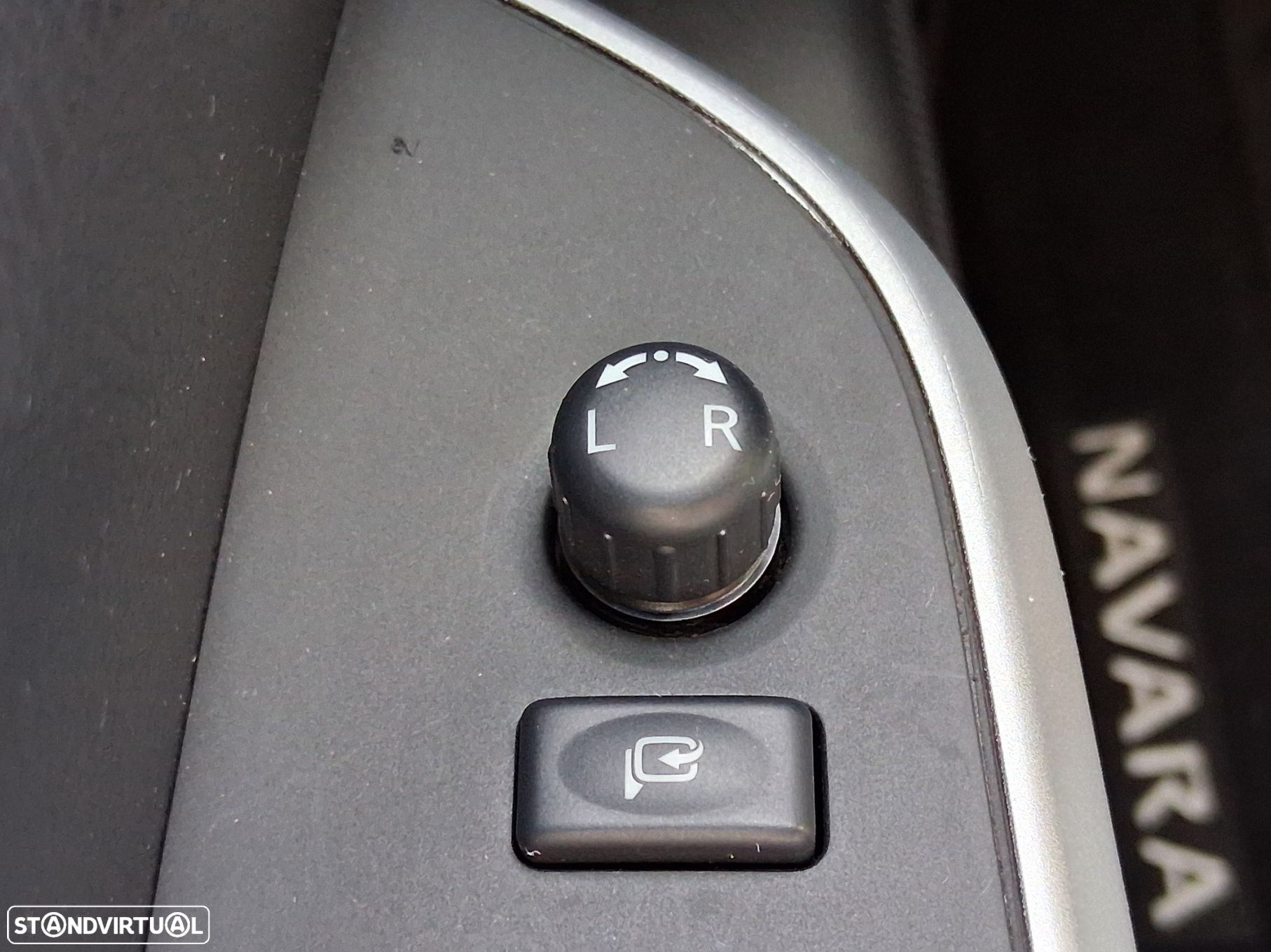Nissan Navara 2.3 dCi CD 4WD N-Connecta Nav+Barras - 55