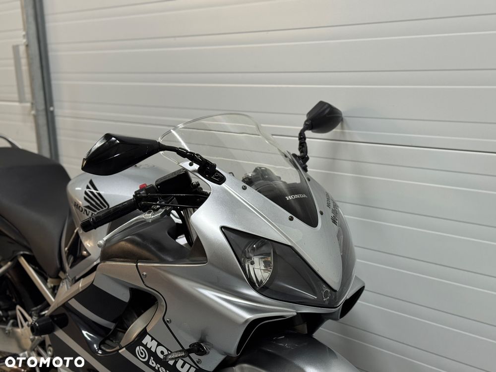 Honda CBR - 8