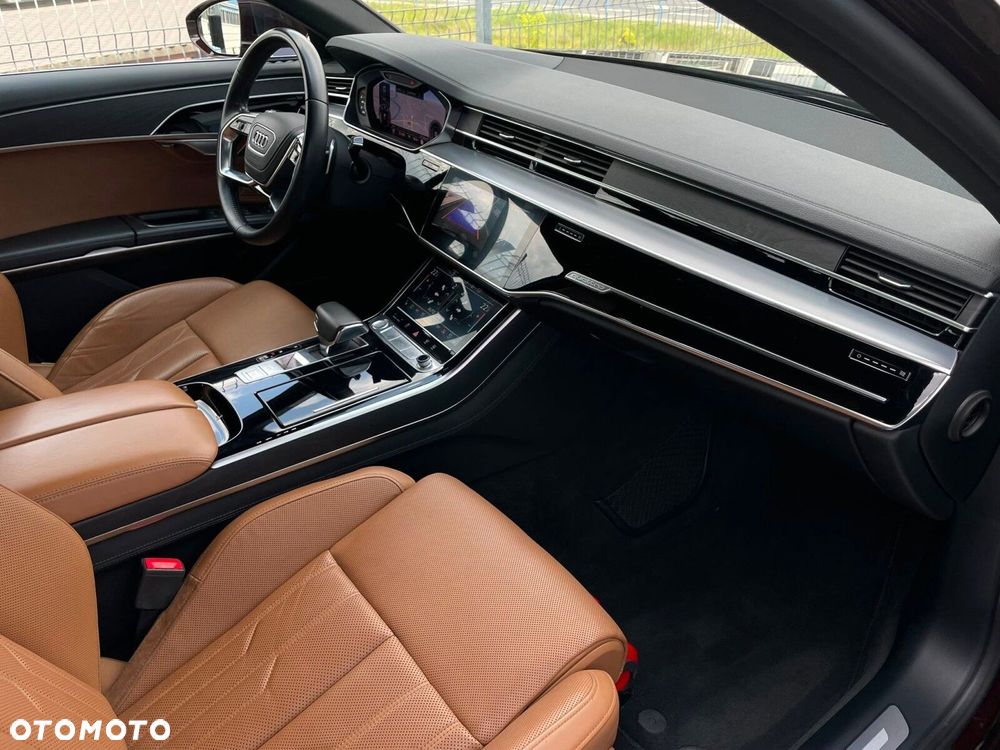 Audi A8 - 24