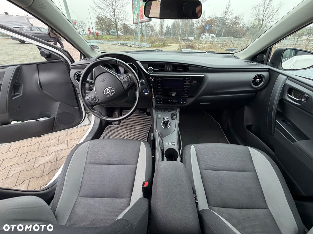 Toyota Auris Hybrid 135 Active - 11