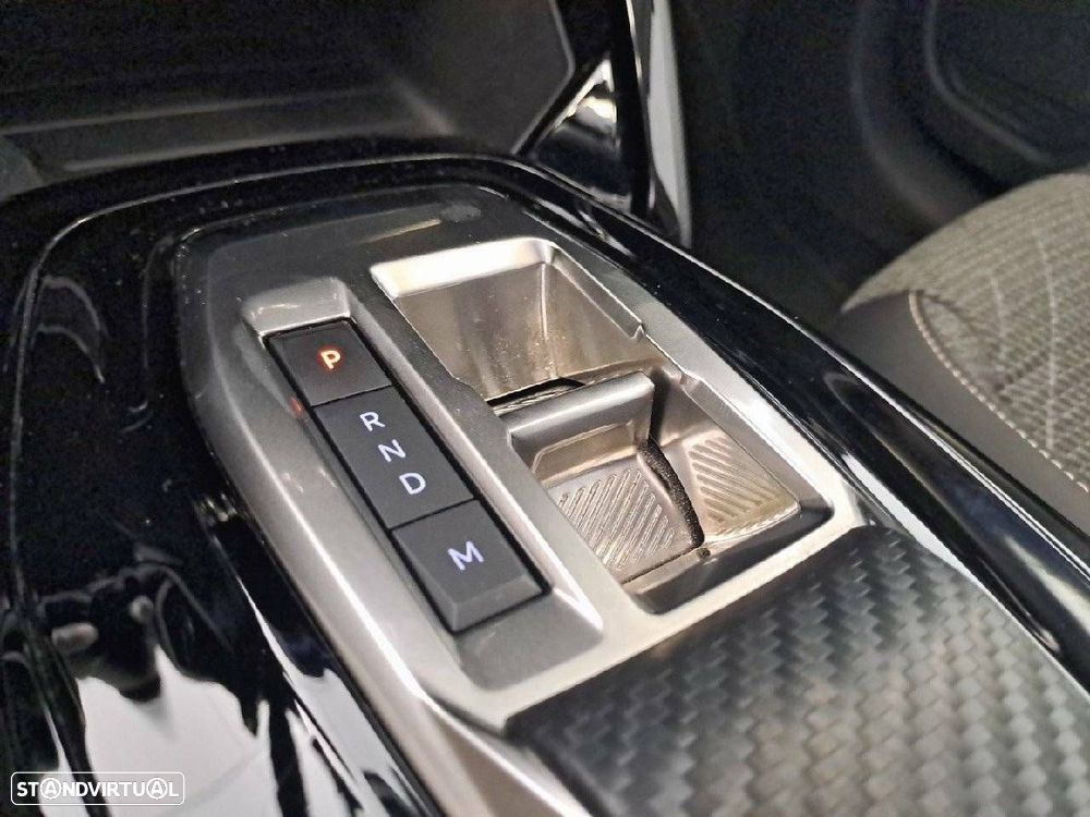 Peugeot 208 1.2 Hybrid Allure e-DCS6 - 21