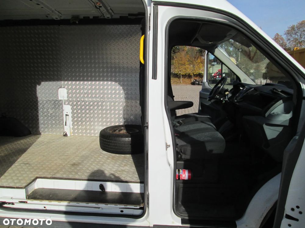 Ford Transit - 17