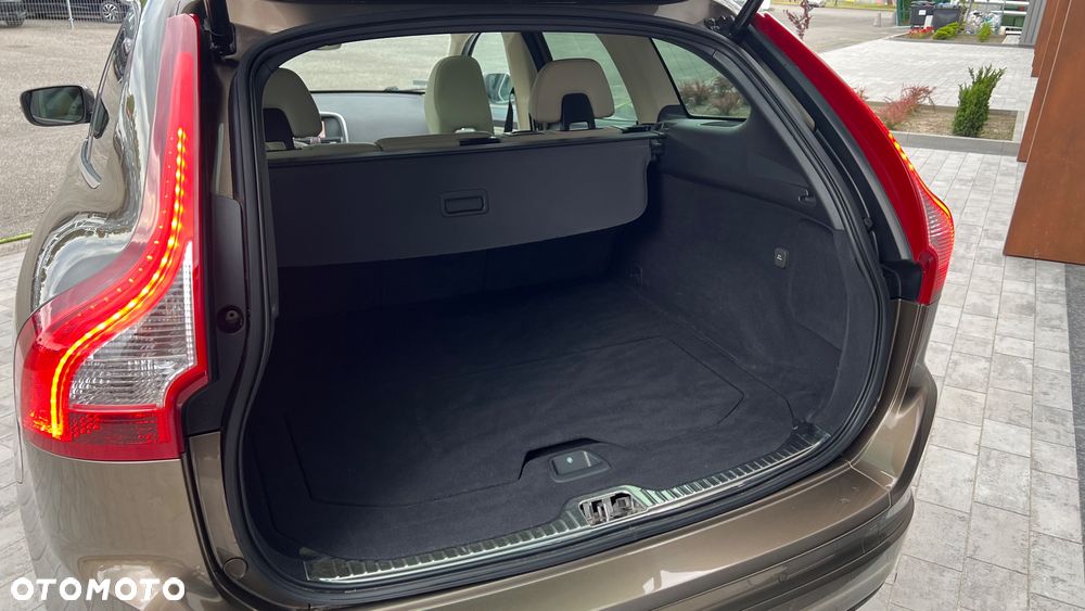 Volvo XC 60 T5 AWD Drive-E Summum - 18
