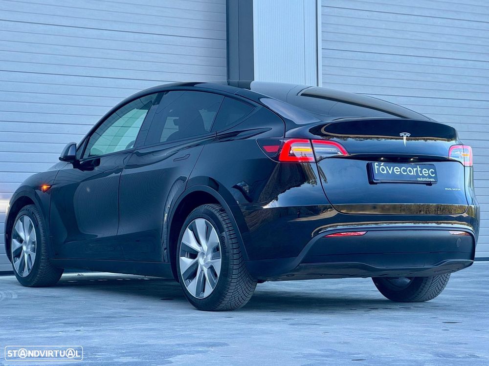 Tesla Model Y Long Range Tração Integral - 27