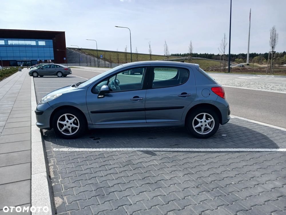 Peugeot 207 1.4 16V Presence - 2