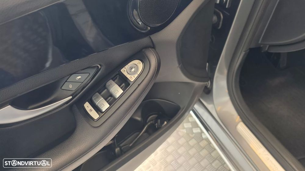 Mercedes-Benz C 180 BlueTEC Avantgarde Aut. — fotografia 31