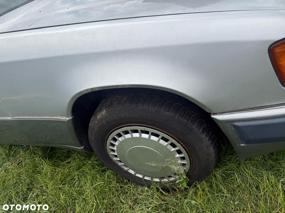 Mercedes-Benz W124 (1984-1993) - 22